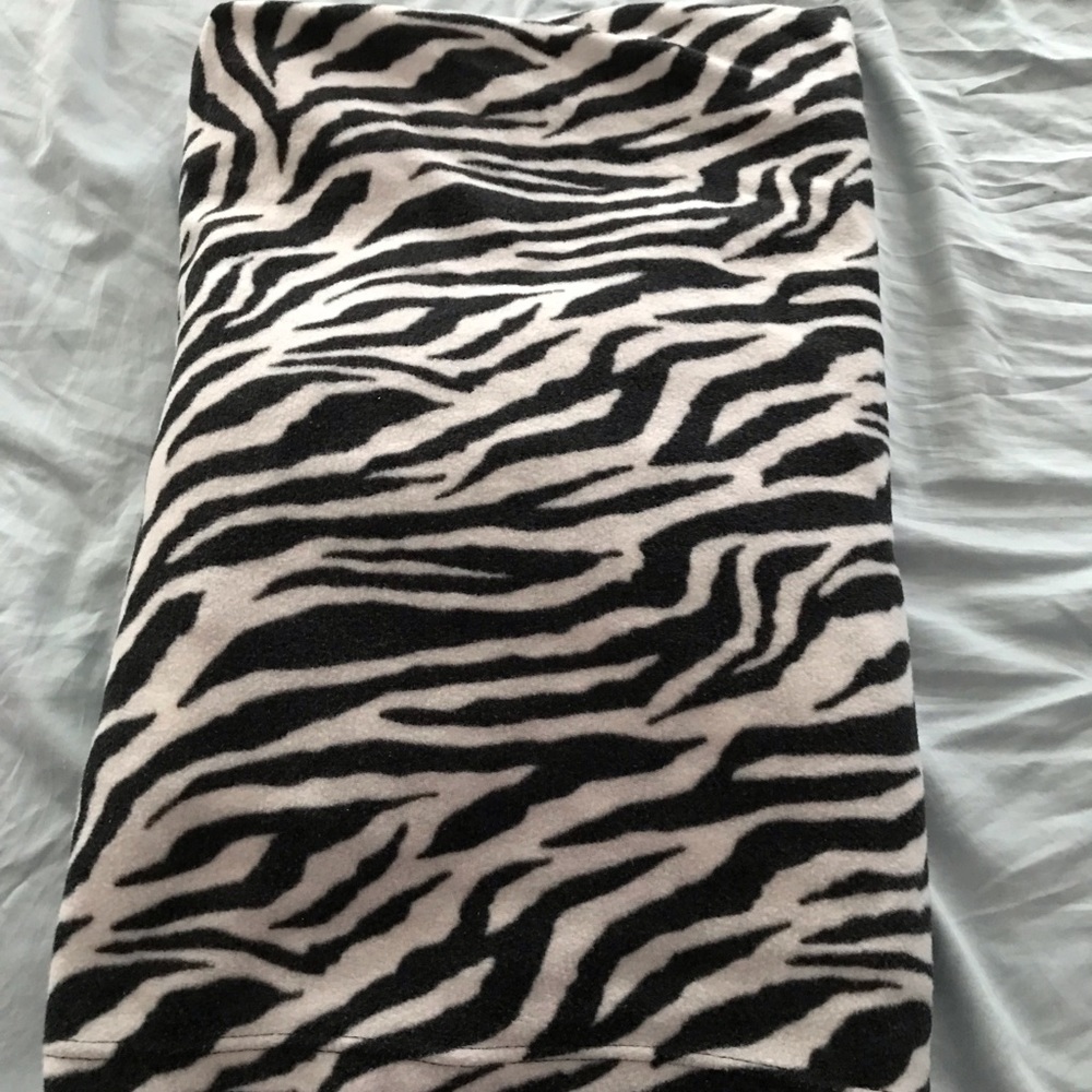 Zebra Robe - Picture 2 of 2